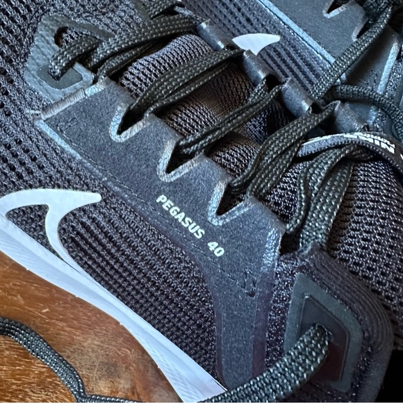 Nike Air Zoom Pegasus 40 black white running athletic shoes ladies 9‎ NWOB - Picture 6 of 8